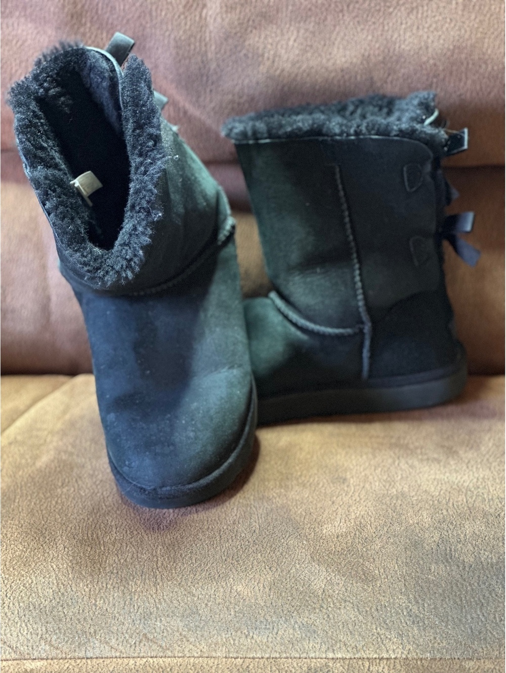 UGG Bailey Bow II Black Suede Sheepskin Boots Women's Size 11